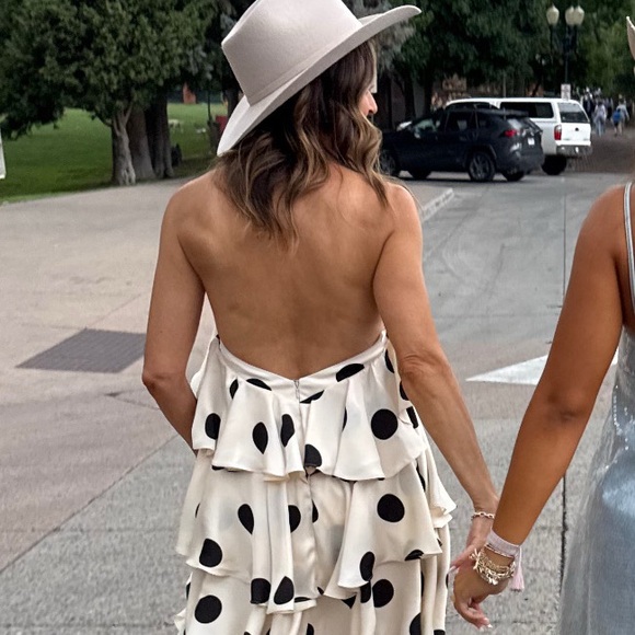 Meet your Posher, Natasha - Picture 2 of 2